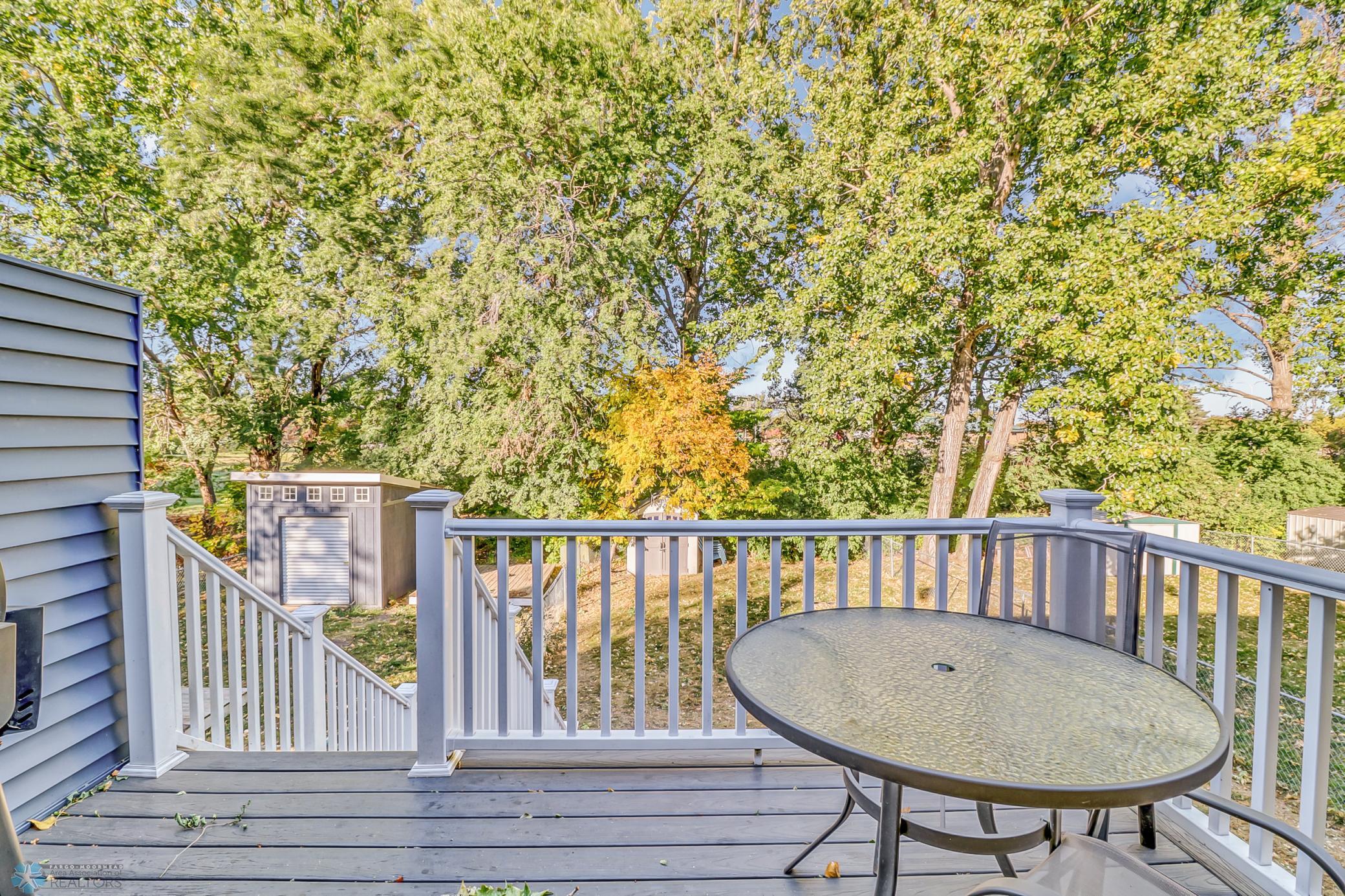 Backyard_deck1_0.jpg