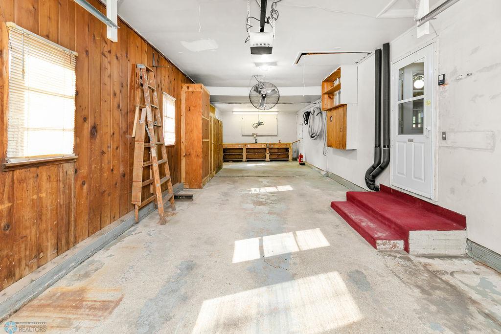 Tandem Garage