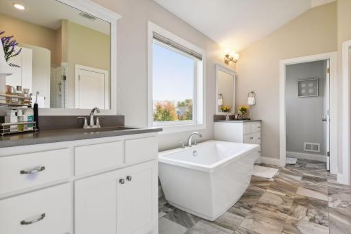 5670 Archer Lane N, Plymouth, MN 55446