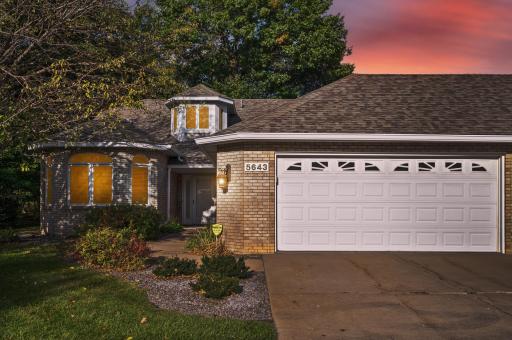 Welcome to 5643 Dunlap Ave N in Shoreview!