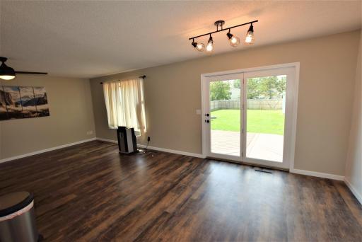 313 10th Avenue NE, Roseau, MN 56751