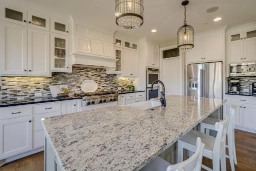 80 Rapp Farm Lane, Saint Paul, MN 55127