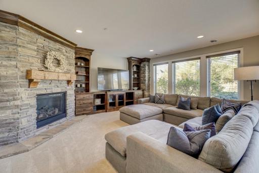 80 Rapp Farm Lane, Saint Paul, MN 55127