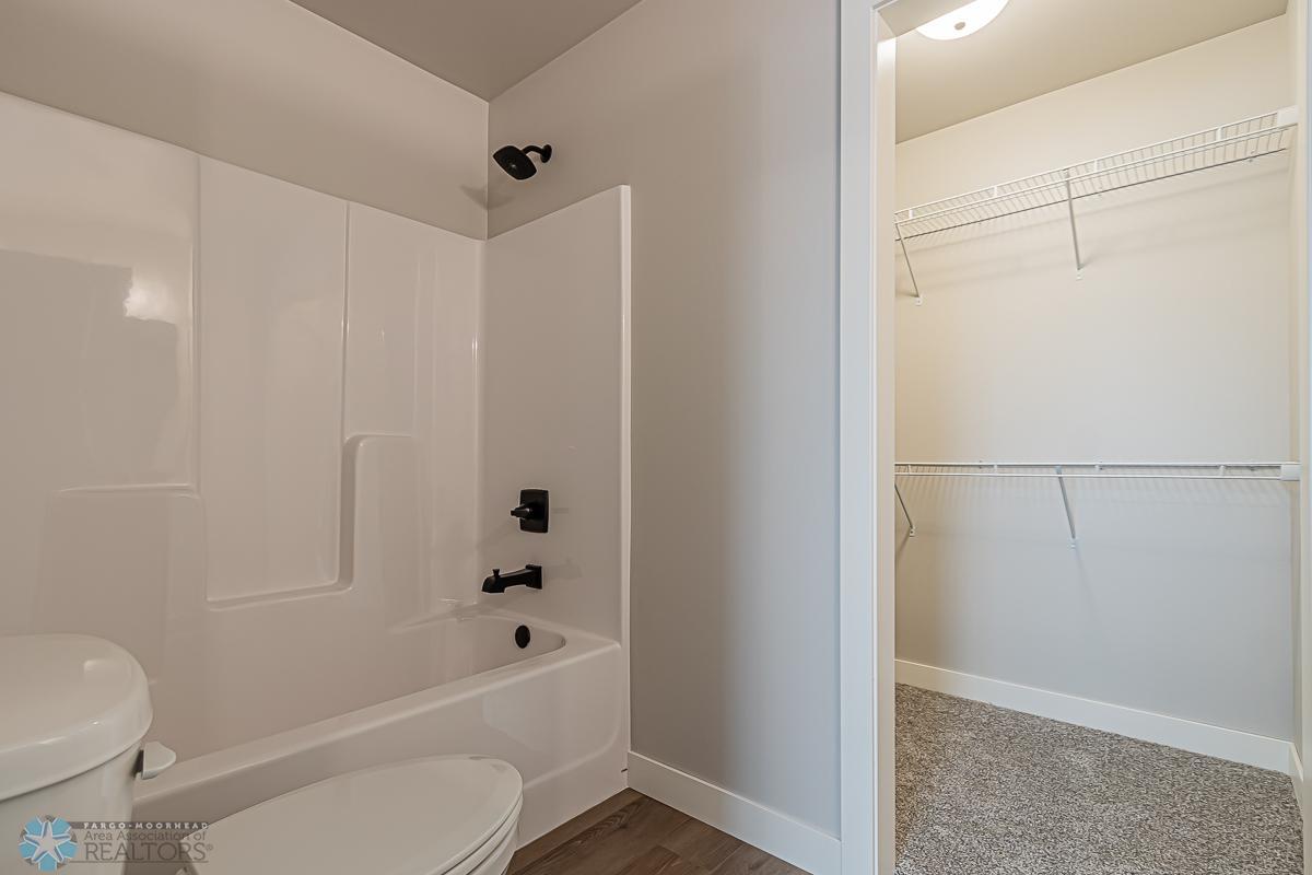 1282 Marlys Dr W, West Fargo, ND 58078-16.jpg