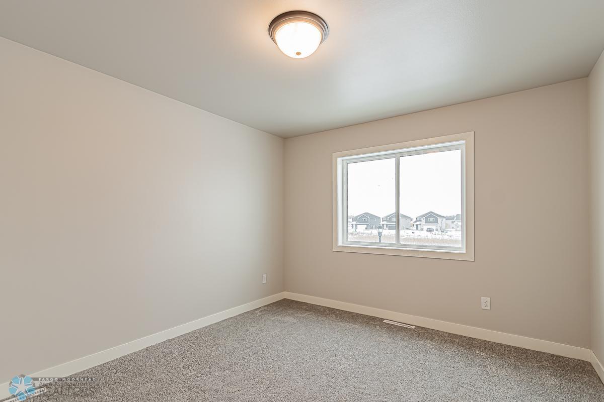 1282 Marlys Dr W, West Fargo, ND 58078-18.jpg