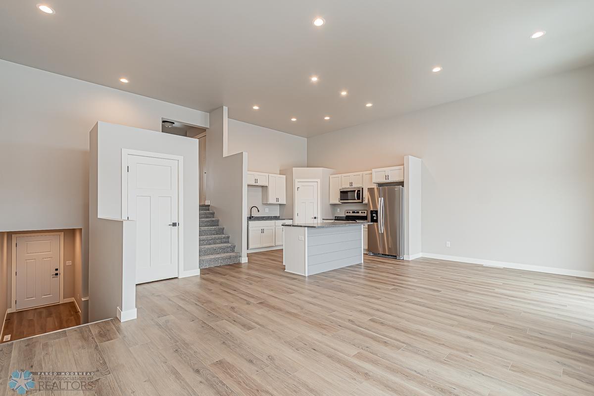 1282 Marlys Dr W, West Fargo, ND 58078-03.jpg