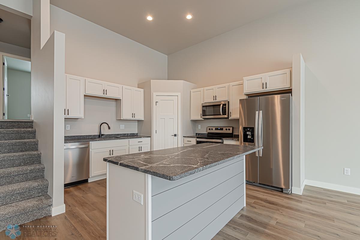 1282 Marlys Dr W, West Fargo, ND 58078-07.jpg