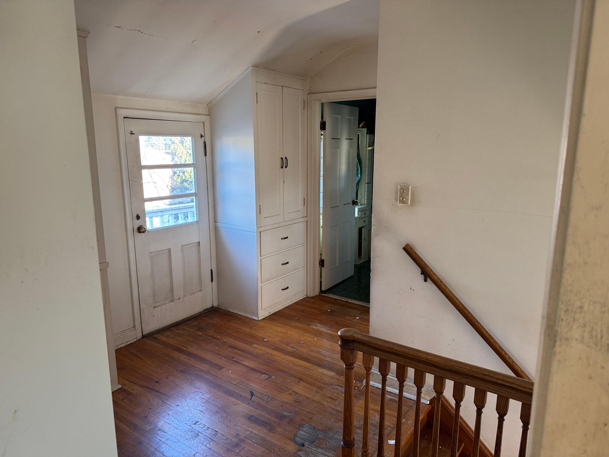 Upper Level Landing
