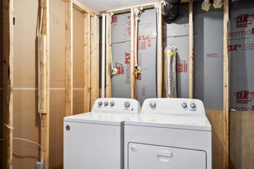 1878 Rainier Drive, Shakopee, MN 55379