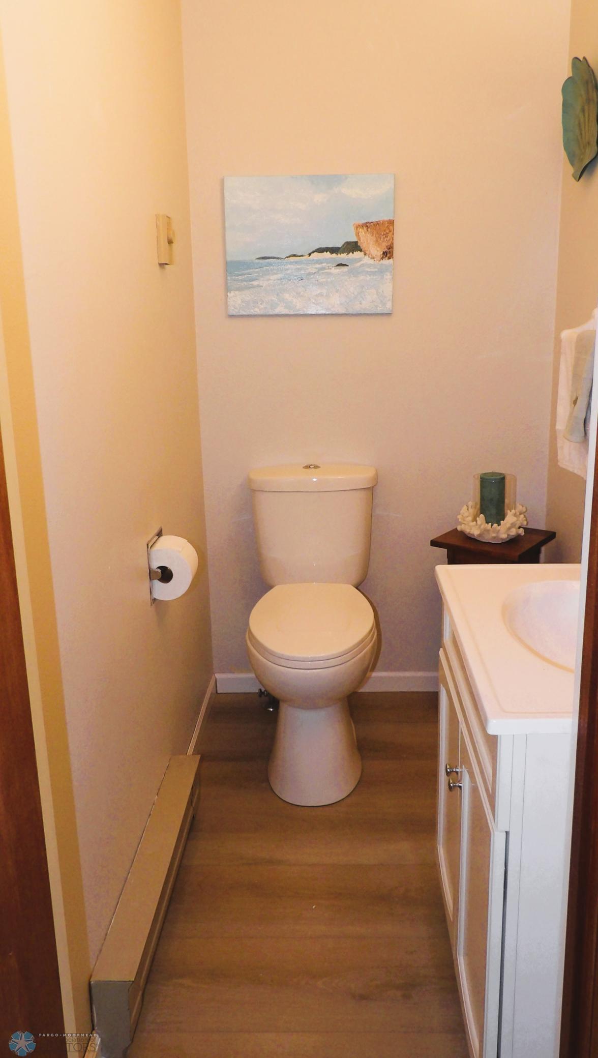 Main Bath.JPG