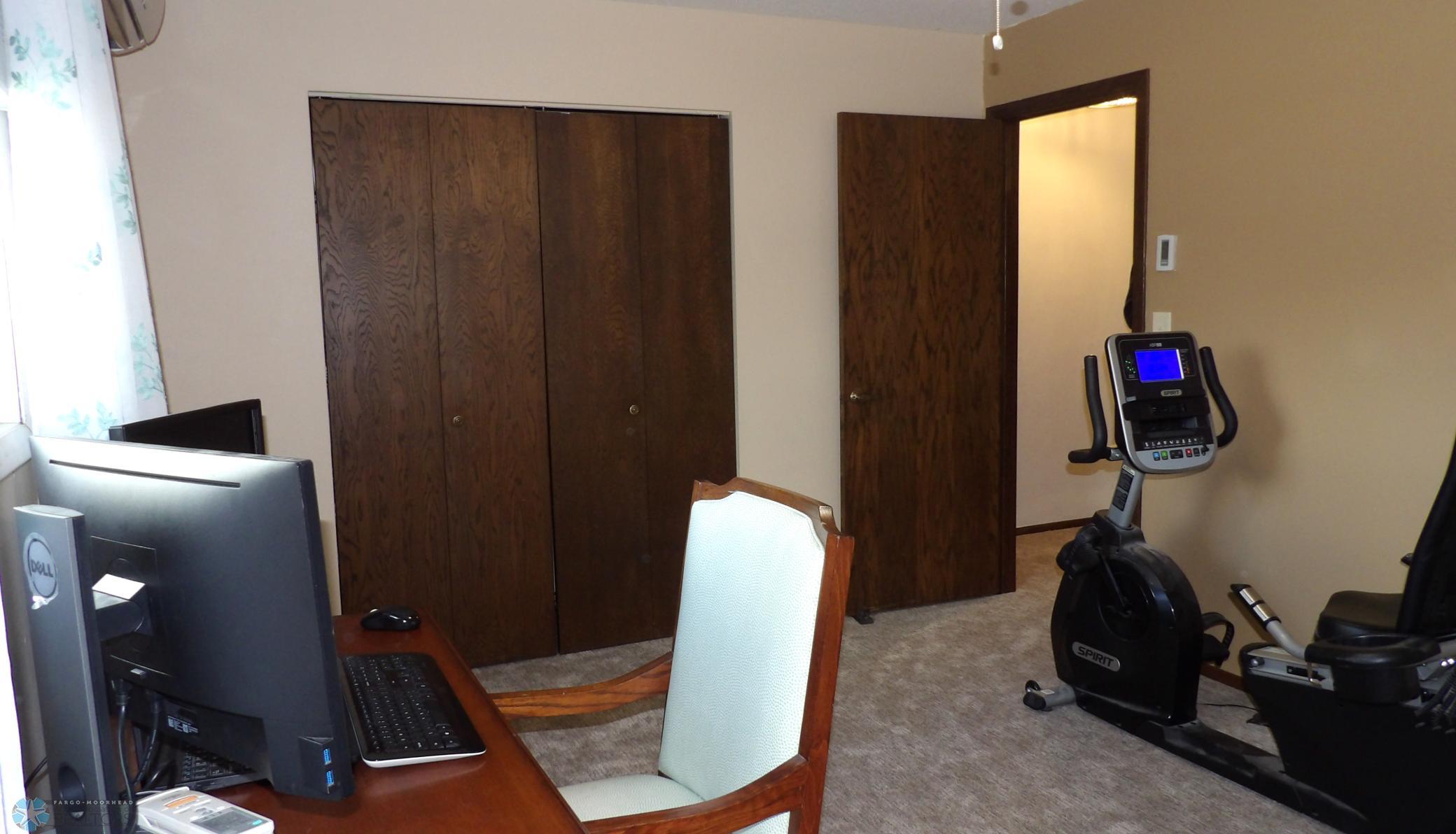 Bedroom1-2.JPG