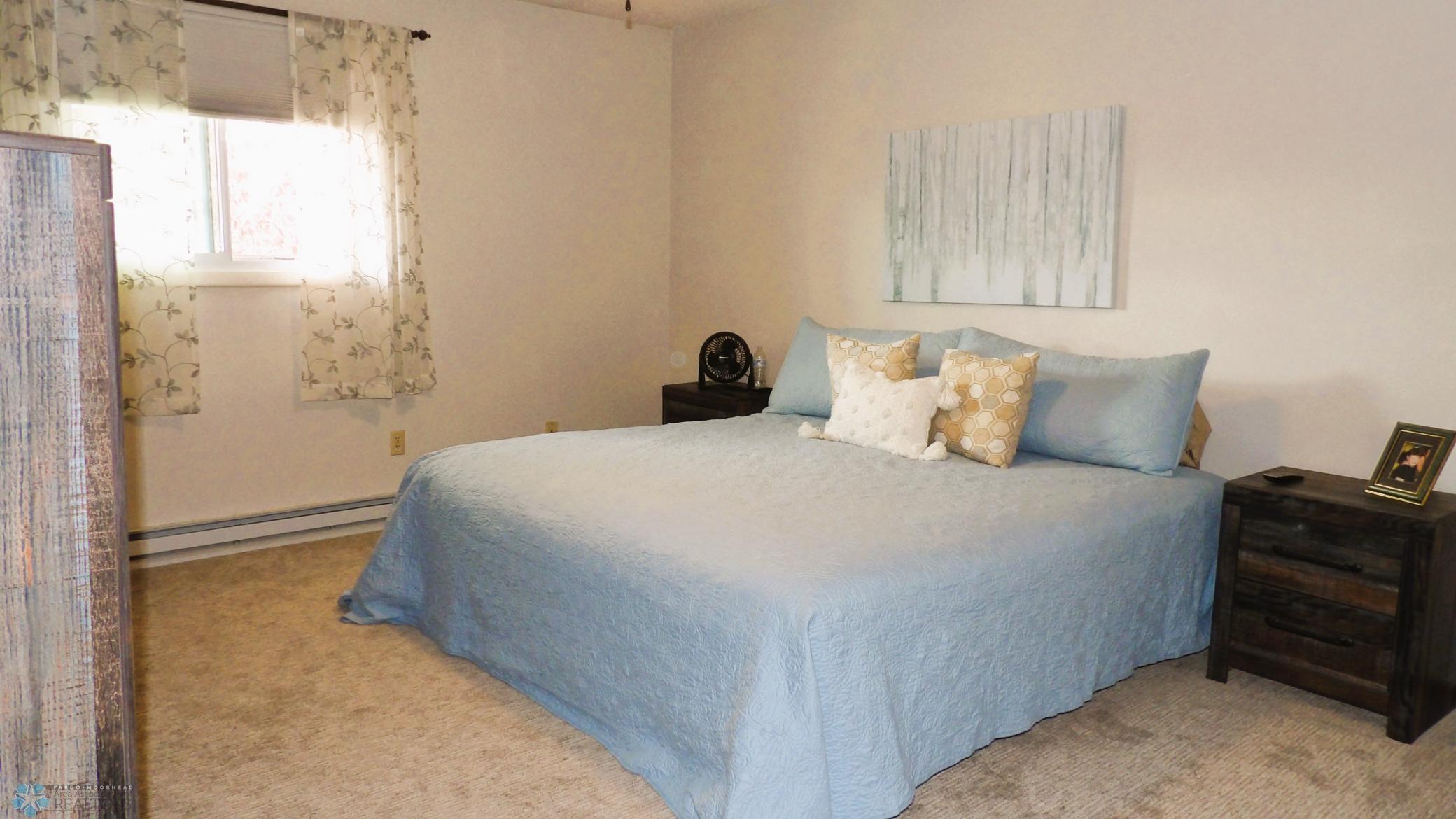 Bedroom 2.JPG