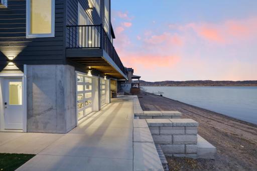 Waterfront views to the point and overlooking to Wisconsin shores