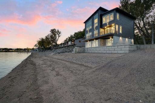 Beach along the lake side, 70 ft of shoreline