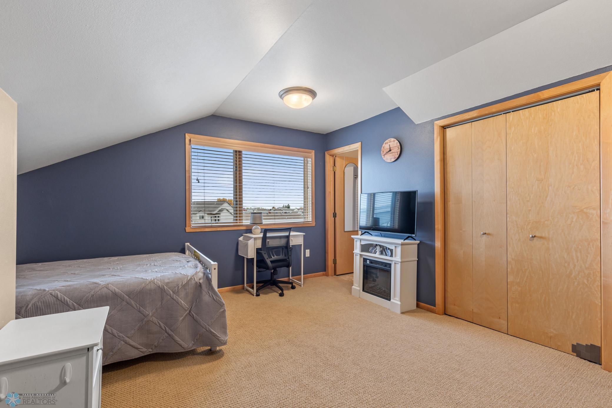 Bedroom/Flex Room with Private Bath