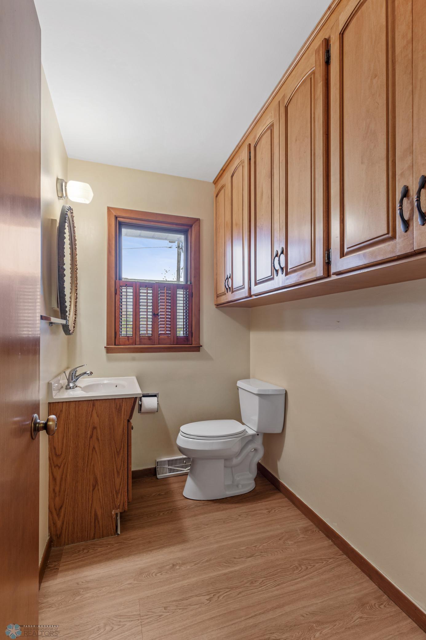1/2 Bath