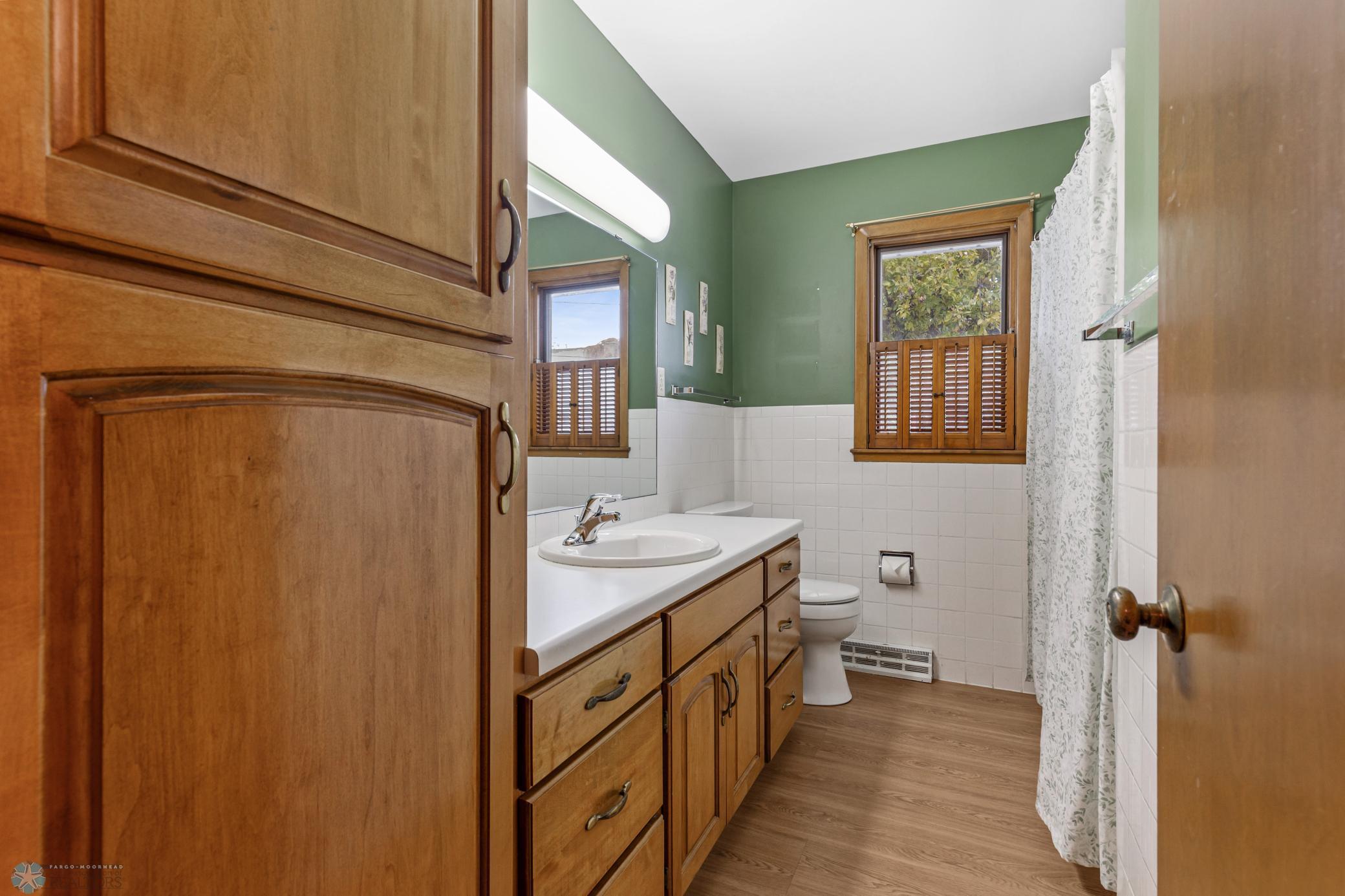 Full Bathroom