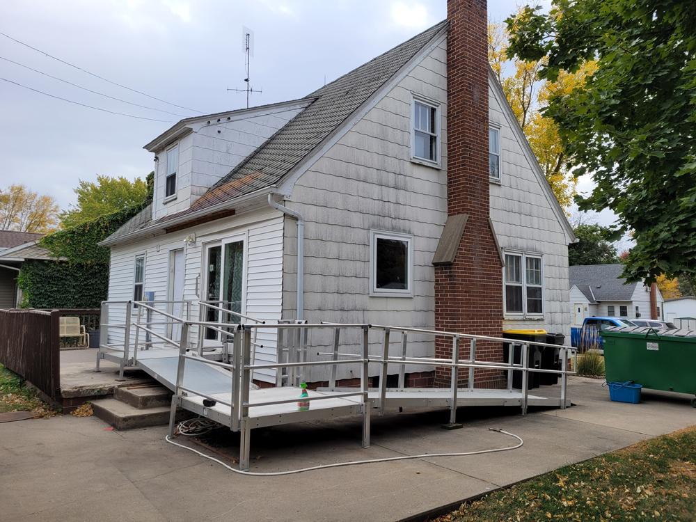 exterior3.jpg