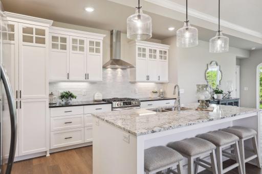 3822 Queensland Circle N, Plymouth, MN 55446