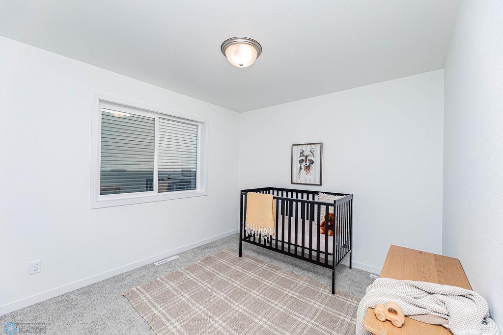 Upper Bedroom2