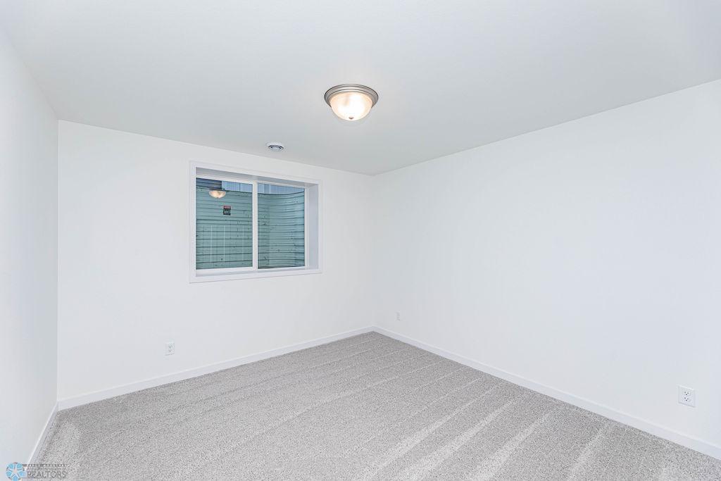 Lower Bed 4