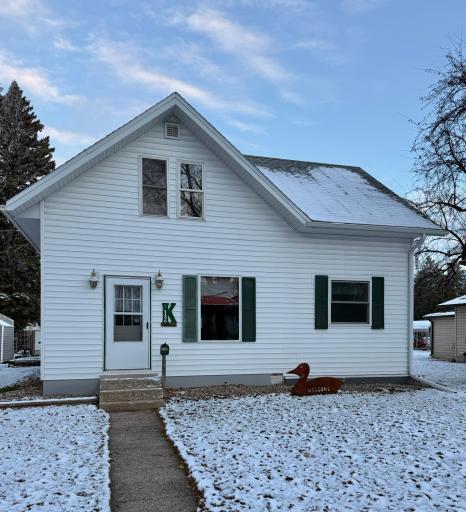 412 Tindolph Avenue S, Thief River Falls, MN 56701