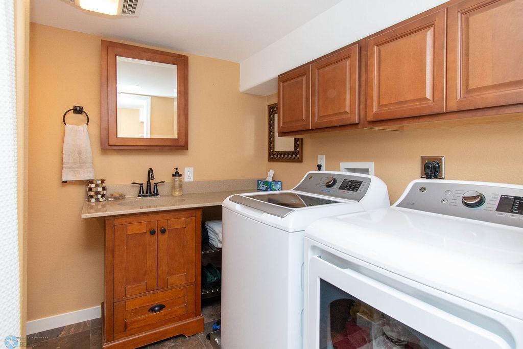 Bathroom 2/Laundry Room(3/4 Bath)