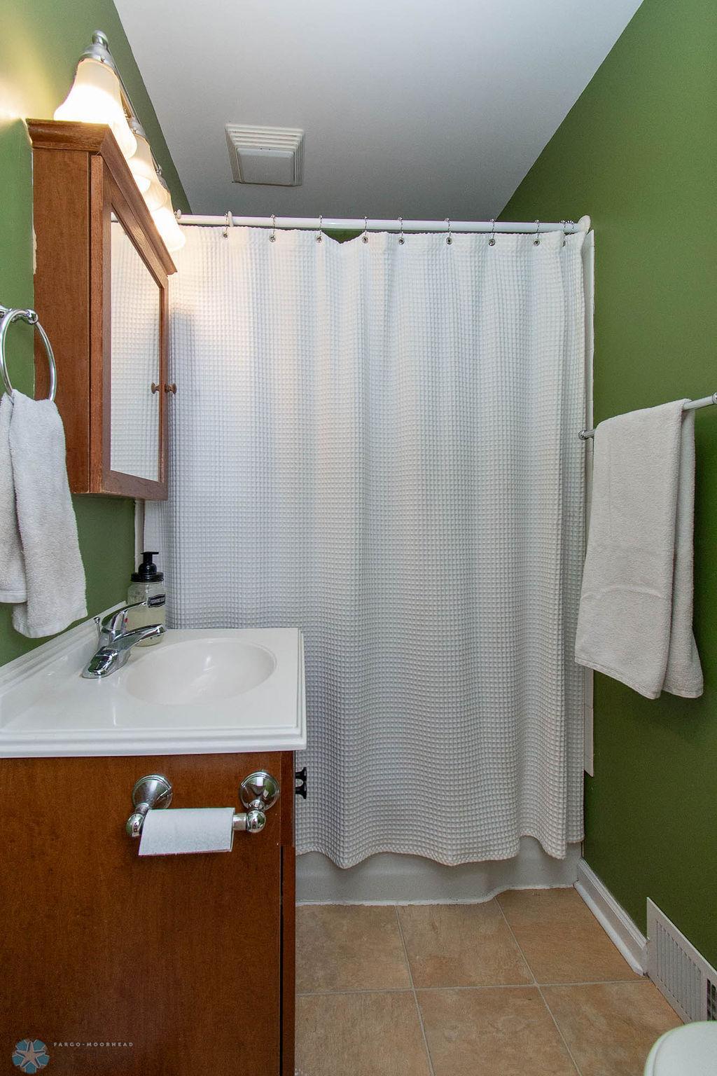 Bathroom 1- Full Bath