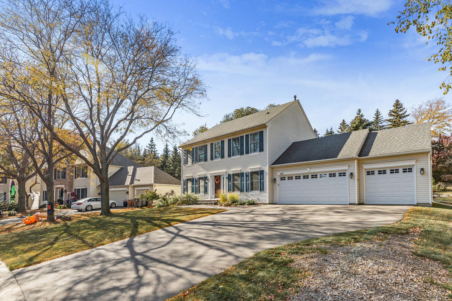 Sits on a quiet street and within walking distance of Lake Susan