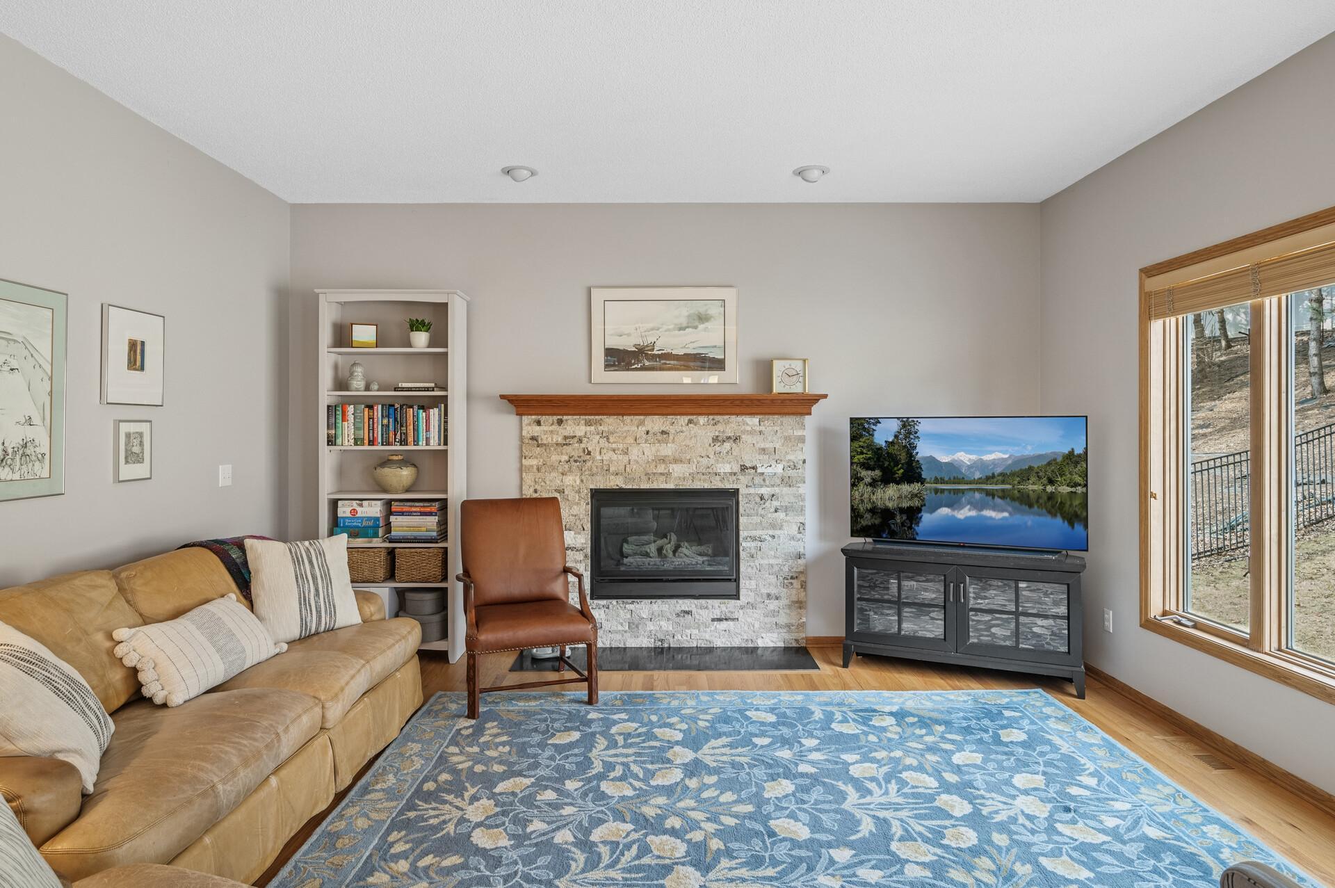 Inviting and enjoy your chilly evenings in front of the fireplace