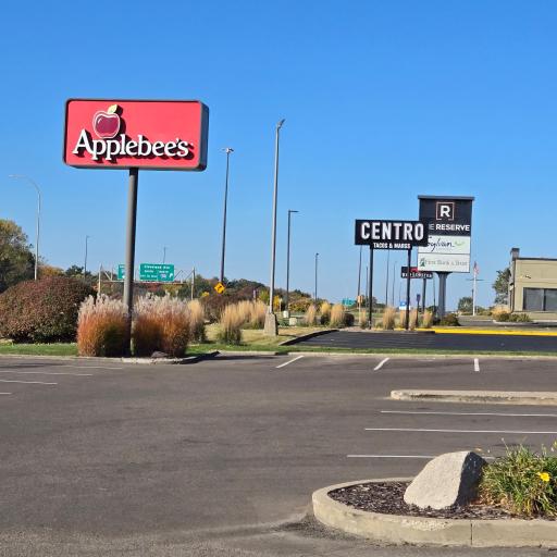 1893 Highway 36 W, Saint Paul, MN 55113