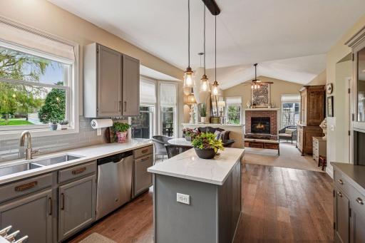 8537 Braxton Drive, Eden Prairie, MN 55347