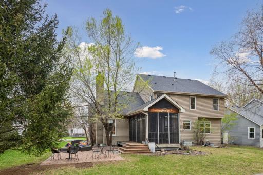 8537 Braxton Drive, Eden Prairie, MN 55347