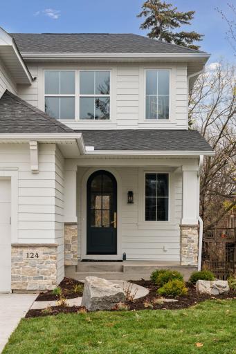 124 Chicago Avenue N, Wayzata, MN 55391