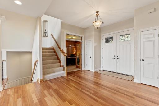 18827 Vogel Farm Trail, Eden Prairie, MN 55347