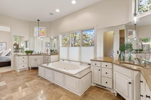 18827 Vogel Farm Trail, Eden Prairie, MN 55347