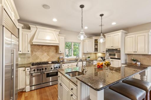 18827 Vogel Farm Trail, Eden Prairie, MN 55347