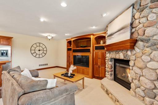 18827 Vogel Farm Trail, Eden Prairie, MN 55347