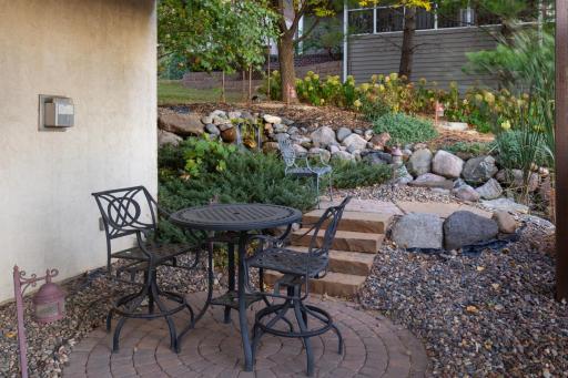 18827 Vogel Farm Trail, Eden Prairie, MN 55347