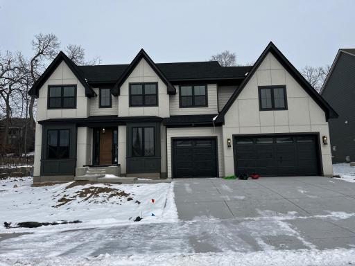 1934 Della Drive, Chanhassen, MN 55317