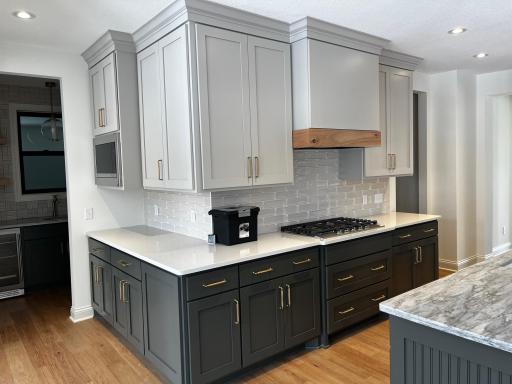 1934 Della Drive, Chanhassen, MN 55317