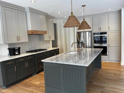 1934 Della Drive, Chanhassen, MN 55317