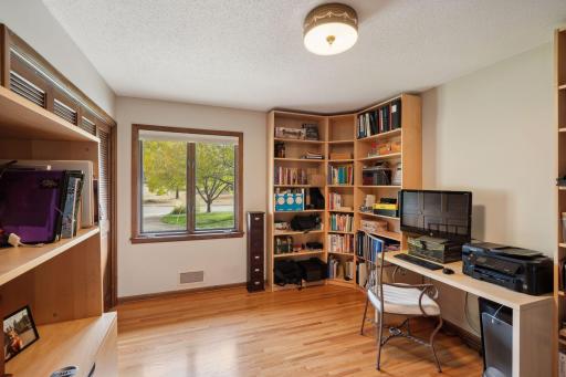 4800 Killarney Drive, Golden Valley, MN 55422