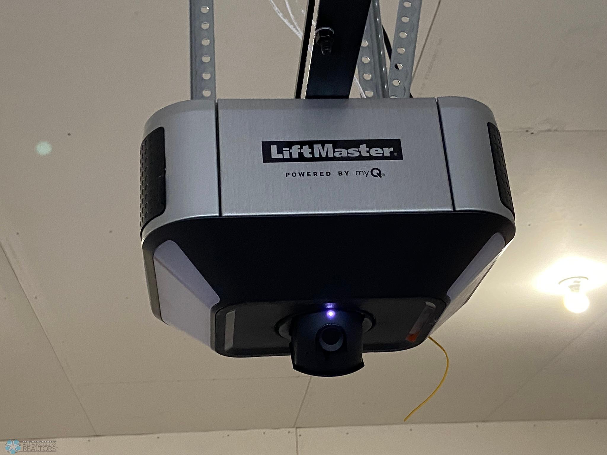 Wi-Fi Enabled Opener w/Camera