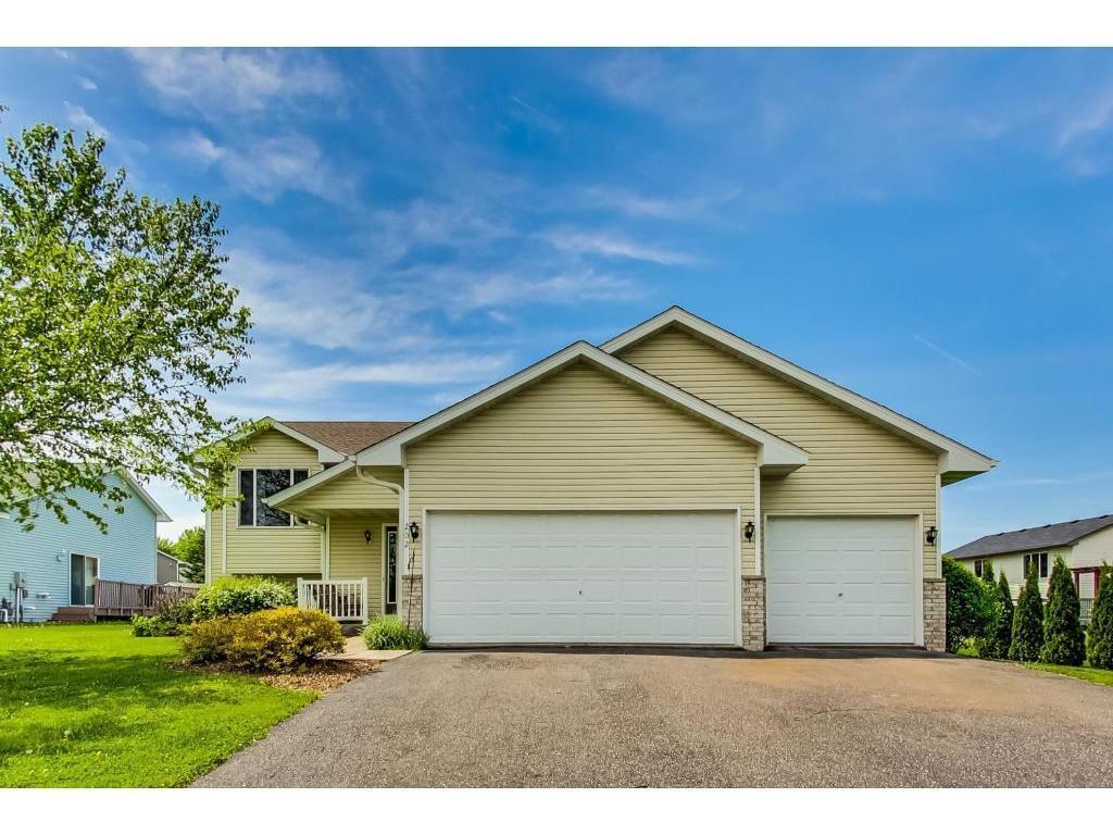 202 Pheasant Run Drive, Montrose, MN 55363