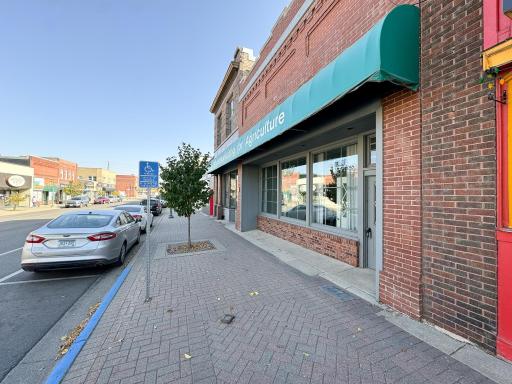 110 - 112 E Lincoln Avenue, Fergus Falls, MN 56537
