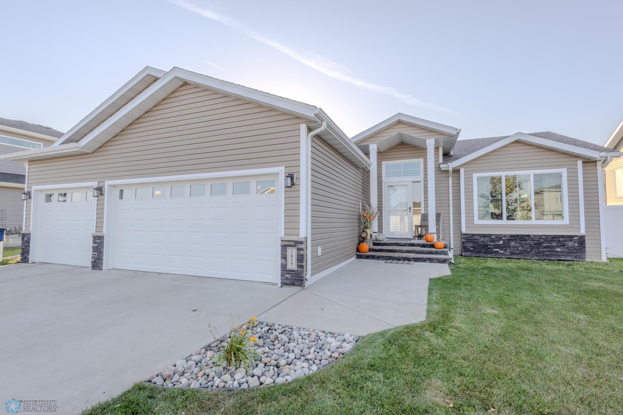 1817 42nd St S Moorhead-05.jpg