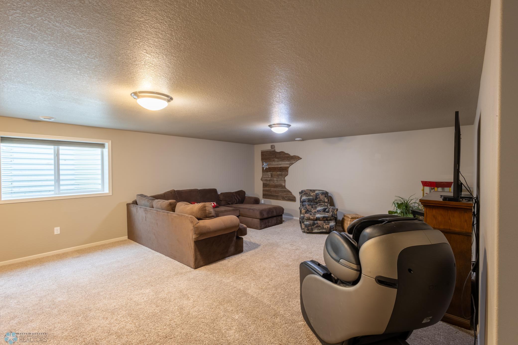 1817 42nd St S Moorhead-23.jpg