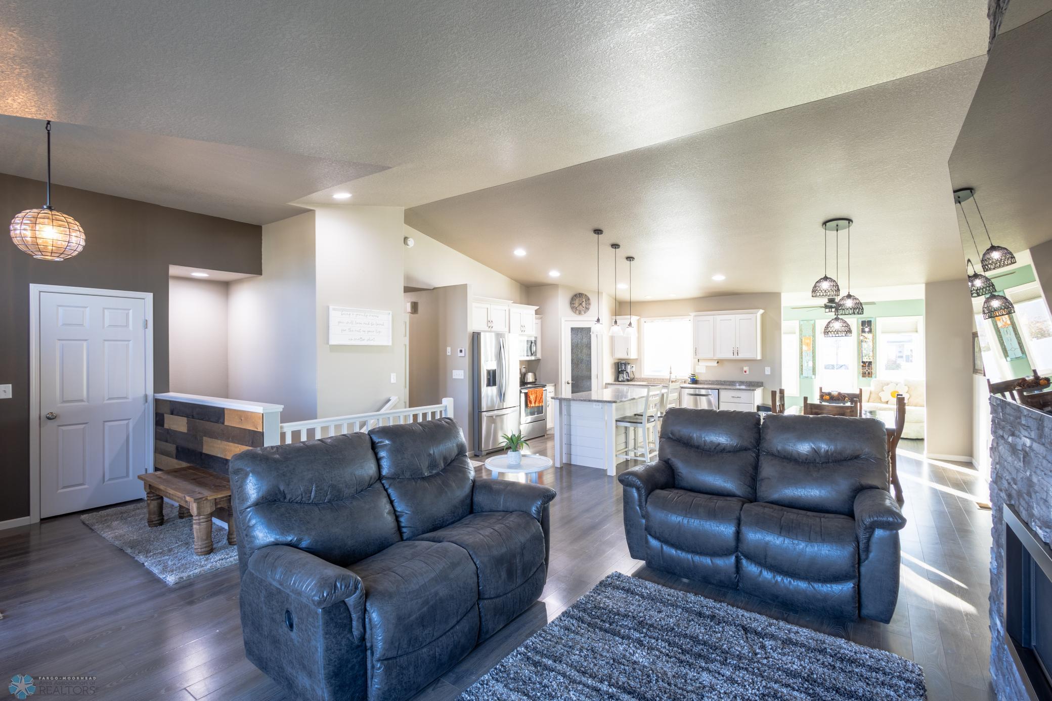 1817 42nd St S Moorhead-52.jpg
