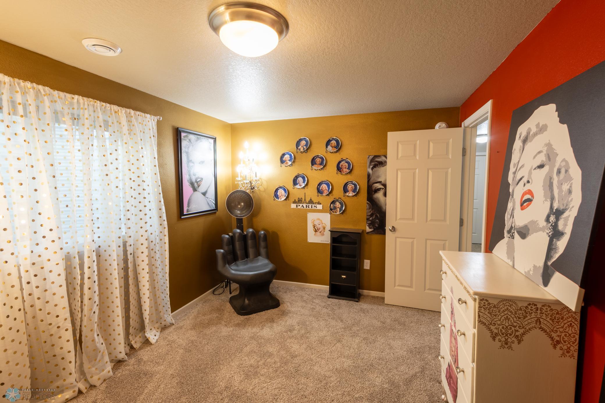 1817 42nd St S Moorhead-17.jpg